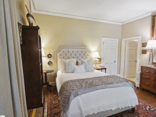 117 Montgomery Dr, Spartanburg, SC 29302 - bedroom featuring wood finished floors, crown molding, and baseboards