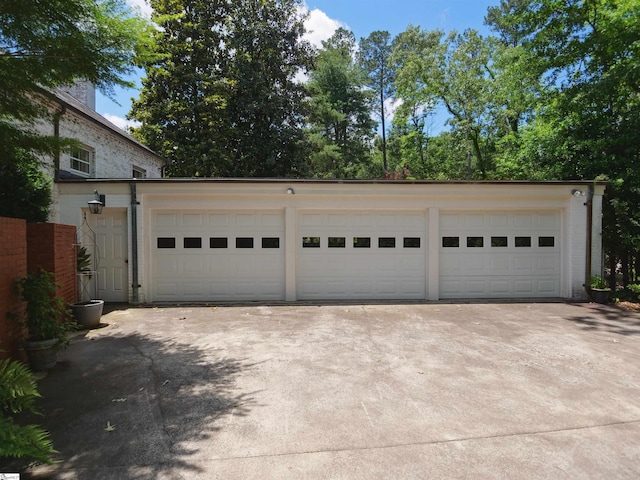 117 Montgomery Dr, Spartanburg, SC 29302 - view of detached garage