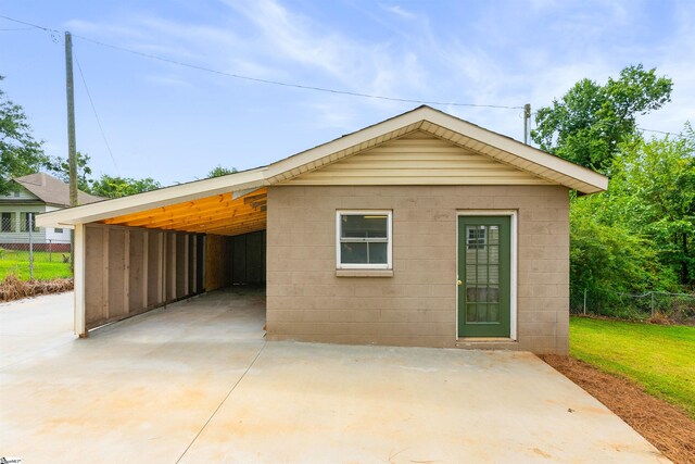 1316 E S 6th St, Seneca, SC 29678 - garage featuring concrete driveway
