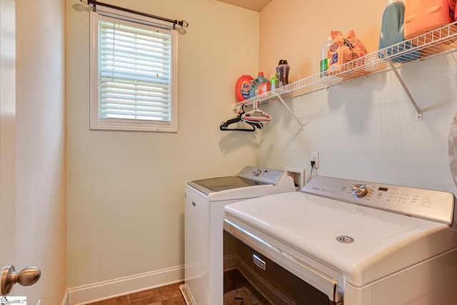 202 Buxton Ct, Easley, SC 29642 - laundry room featuring independent washer and dryer and baseboards