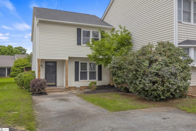 528 Market St, Spartanburg, SC 29301 - view of front of property featuring a front yard