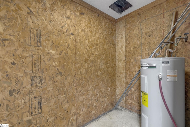 528 Market St, Spartanburg, SC 29301 - utility room featuring water heater