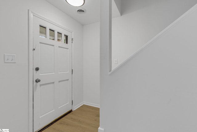 528 Market St, Spartanburg, SC 29301 - foyer featuring light wood finished floors and baseboards