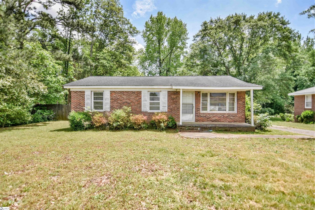 101 Benson St, Simpsonville, SC 29681 - ranch-style house featuring brick siding