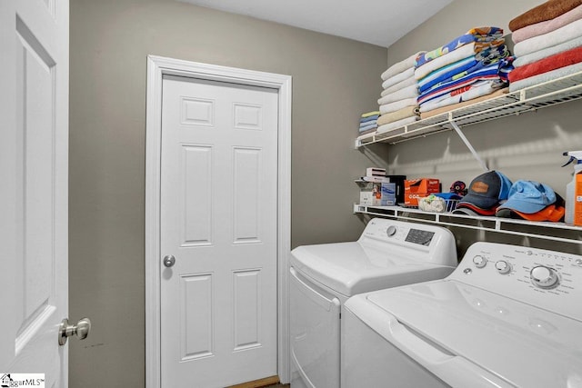 500 E Mountain Creek Rd, Taylors, SC 29687 - laundry room with washer and clothes dryer