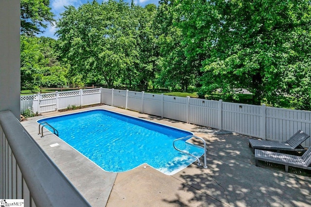 500 E Mountain Creek Rd, Taylors, SC 29687 - view of swimming pool featuring a patio area