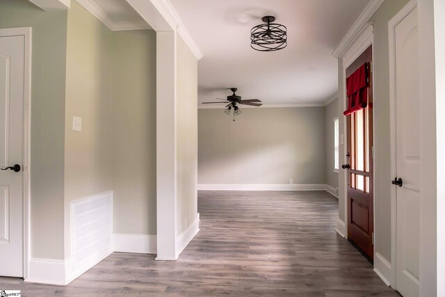 418 N Alabama Ave, Chesnee, SC 29323 - foyer entrance featuring a ceiling fan, crown molding, wood finished floors, and baseboards