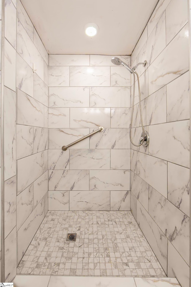 418 N Alabama Ave, Chesnee, SC 29323 - bathroom featuring tiled shower