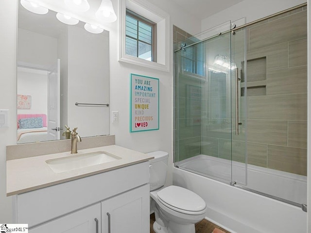 115 Harbor Master Ln, Taylors, SC 29687 - bathroom with enclosed tub / shower combo, vanity, toilet, and connected bathroom
