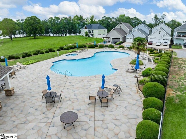 115 Harbor Master Ln, Taylors, SC 29687 - community pool with a patio area, a hot tub, and a residential view