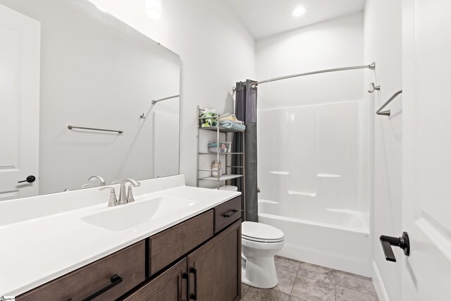 1 Winding Rock Rd, Simpsonville, SC 29680 - full bathroom featuring vanity, toilet, and shower / tub combo with curtain