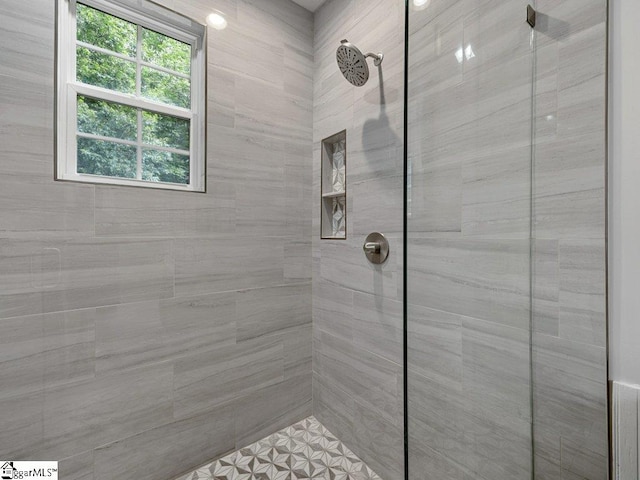 251 Saddlebrook Dr, Moore, SC 29369 - full bath featuring tiled shower