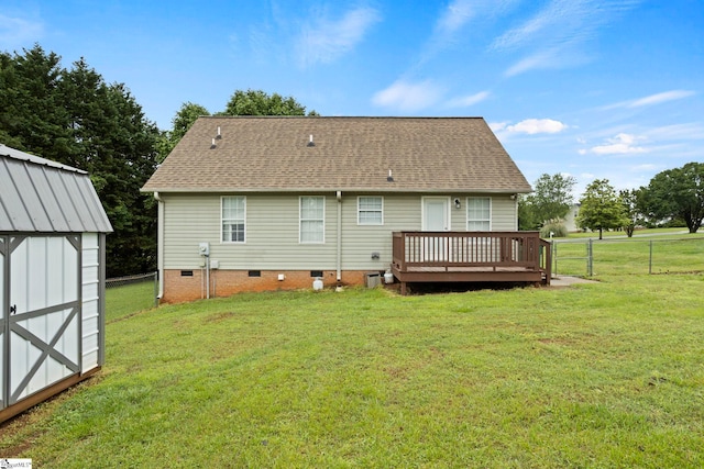 147 Highland Ridge Trl, Boiling Springs, SC 29316 - back of property featuring crawl space, a deck, and a shingled roof