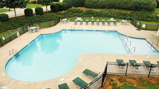 140 Belgian Blue Way, Fountain Inn, SC 29644 - community pool with a patio area