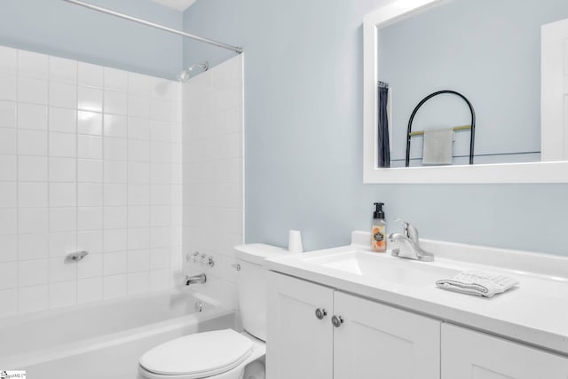 113 Sedgefield Ct, Anderson, SC 29621 - full bath with toilet, vanity, and washtub / shower combination