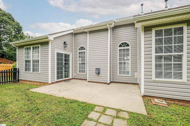 16 Glenbow Ct, Simpsonville, SC 29680 - back of property with a patio