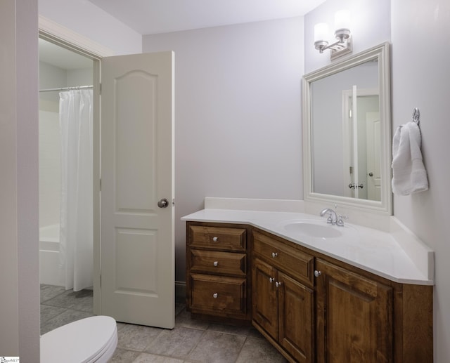 116 Legends Way, Simpsonville, SC 29681 - full bathroom featuring vanity, toilet, and shower / tub combo