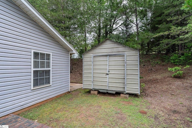 106 Felix Ct, Easley, SC 29640 - garage featuring a shed