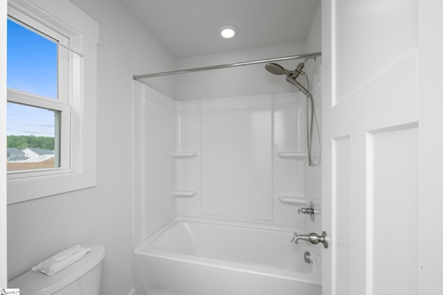 800 Redmill Ln, Duncan, SC 29334 - bathroom with toilet and washtub / shower combination