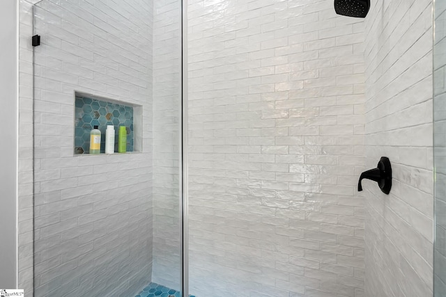 416 Shirley Cir, Pendleton, SC 29625 - bathroom with tiled shower
