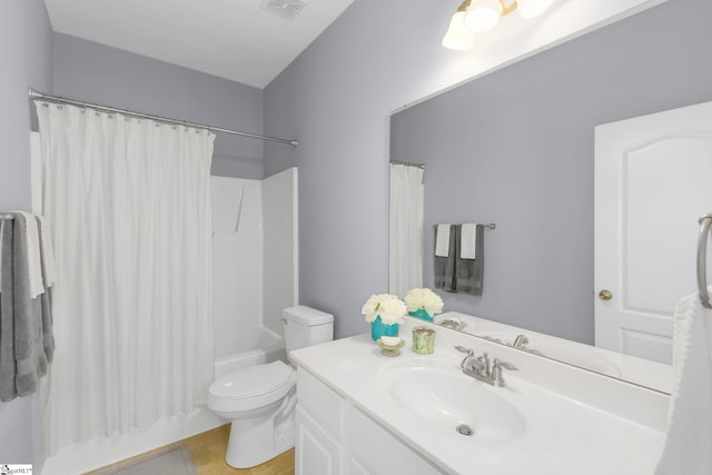 160 Spirit Mountain Ln, Easley, SC 29642 - bathroom featuring vanity, toilet, and shower / bath combination with curtain