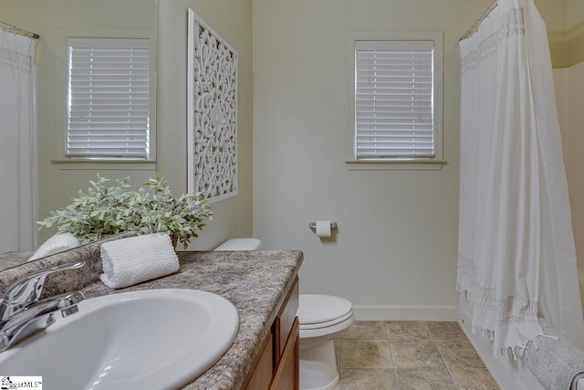 809 Dove Creek Ct, Boiling Springs, SC 29316 - full bath with toilet, baseboards, and vanity