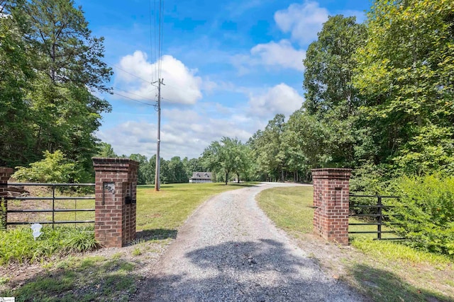 280 Kari Dr, Westminster, SC 29693 - view of dirt / gravel driveway