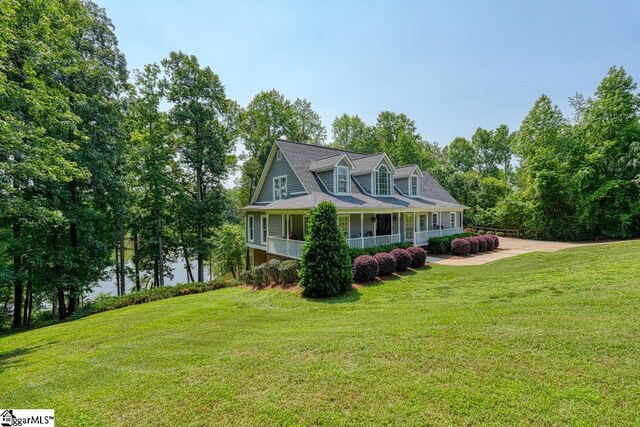 182 Roundstone Dr, Inman, SC 29349 - new england style home featuring a front yard and a porch