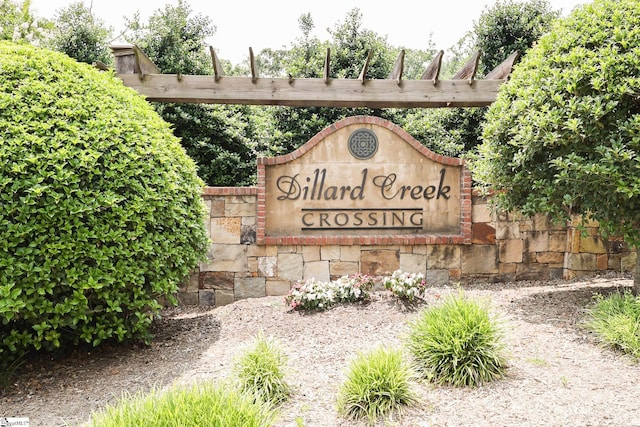354 Harkins Bluff Dr, Greer, SC 29651 - view of community sign
