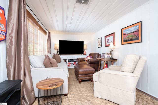 102 Todd Ave, Laurens, SC 29360 - living area with light colored carpet