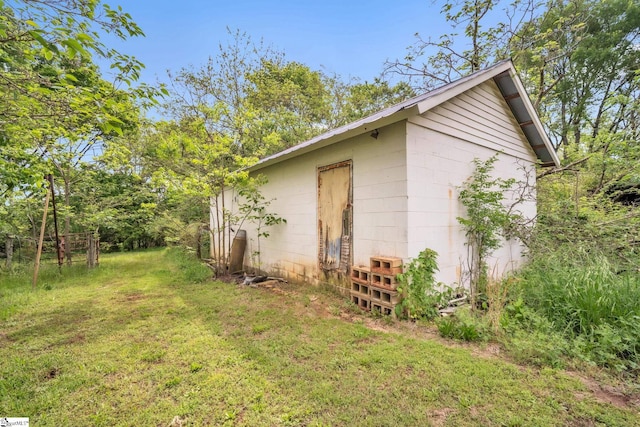 207 Starnes Rd, Laurens, SC 29360 - view of side of property featuring a yard and concrete block siding