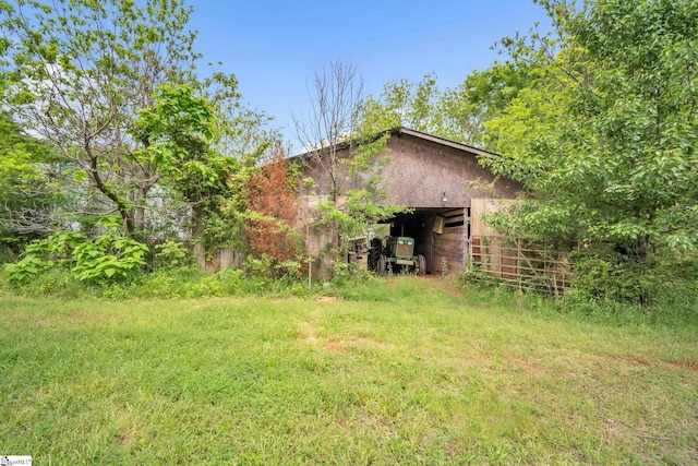 207 Starnes Rd, Laurens, SC 29360 - view of yard with an outdoor structure