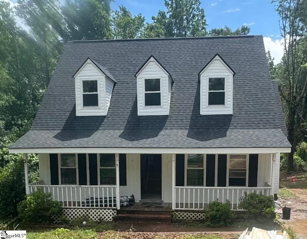 1017 Fox Row, Taylors, SC 29687 - view of front of home featuring covered porch and a shingled roof