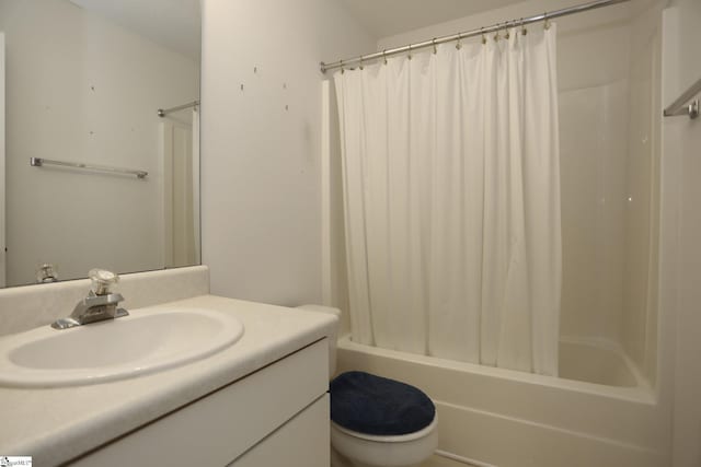 7 Pergola Pl, Simpsonville, SC 29680 - bathroom featuring vanity, shower / tub combo with curtain, and toilet