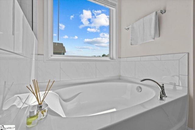 466 Fox Run Trl, Woodruff, SC 29388 - full bath with a garden tub