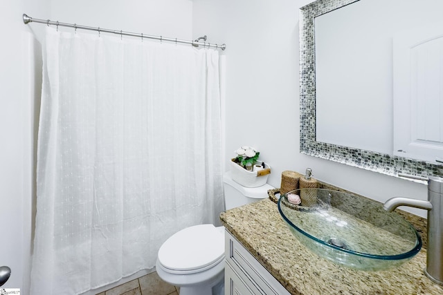 740 N Alamosa Dr, Boiling Springs, SC 29316 - full bathroom featuring vanity, toilet, and a shower with curtain