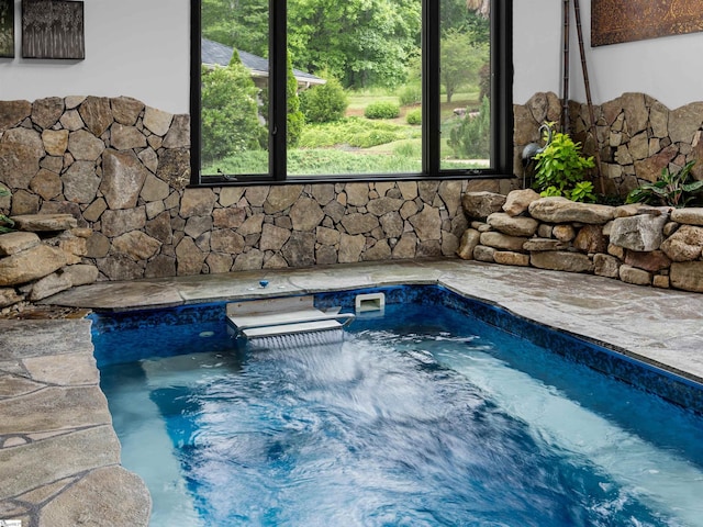 380 Montagu Dr, Spartanburg, SC 29301 - view of outdoor pool