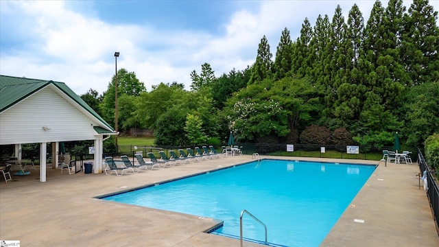 532 Cardinal Woods Way, Easley, SC 29642 - community pool with a patio