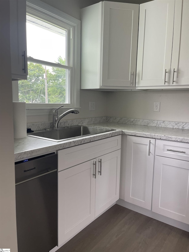 400 Mason Rd, Inman, SC 29349 - kitchen featuring dishwashing machine, a sink, white cabinets, and light countertops