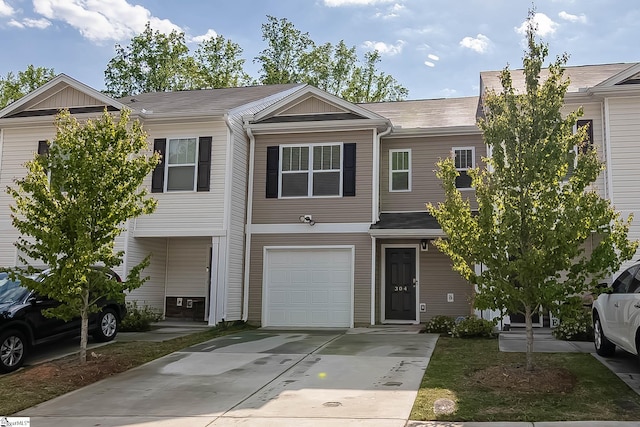 304 Oakmont Valley Trl, Seneca, SC 29678 - townhome / multi-family property featuring a garage and driveway