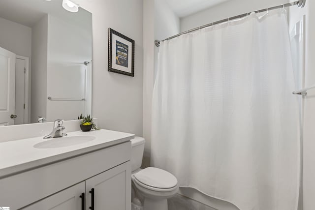 712 Paxton Rose Dr, Greer, SC 29650 - full bathroom with toilet, vanity, and a shower with curtain