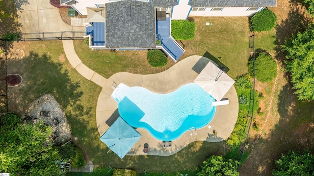 9 Windswept Knoll Dr, Taylors, SC 29687 - aerial view of a pool