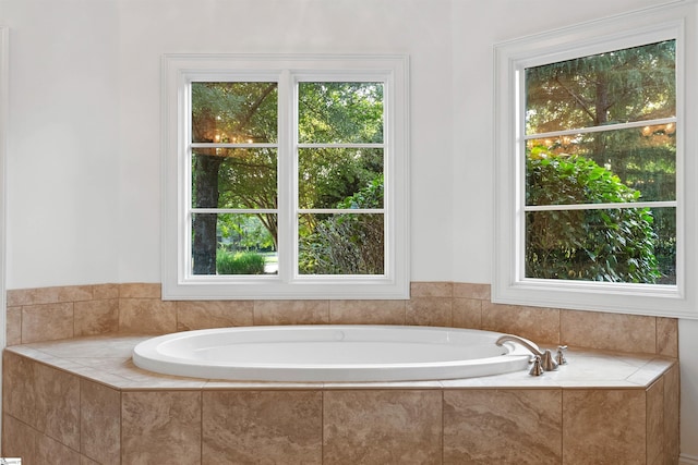 601 Brixton Cir, Simpsonville, SC 29681 - full bathroom featuring a bath