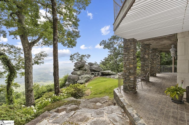 33 Southview Ledge Rd, Landrum, SC 29356 - view of yard with a patio