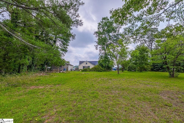 6913 White Horse Rd, Greenville, SC 29611 - view of green lawn