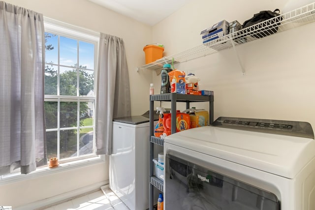 835 Terrace Creek Dr, Duncan, SC 29334 - laundry area featuring washing machine and clothes dryer and light tile patterned floors