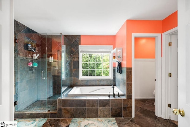 9 Peninsula Ct, Simpsonville, SC 29681 - full bath featuring a bath, a stall shower, and toilet