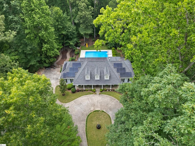 119 Oak Crest Cir, Seneca, SC 29672 - aerial view of property and surrounding area featuring a pool