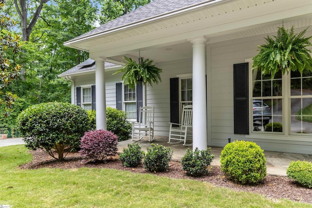 119 Oak Crest Cir, Seneca, SC 29672 - property entrance featuring a shingled roof and a yard
