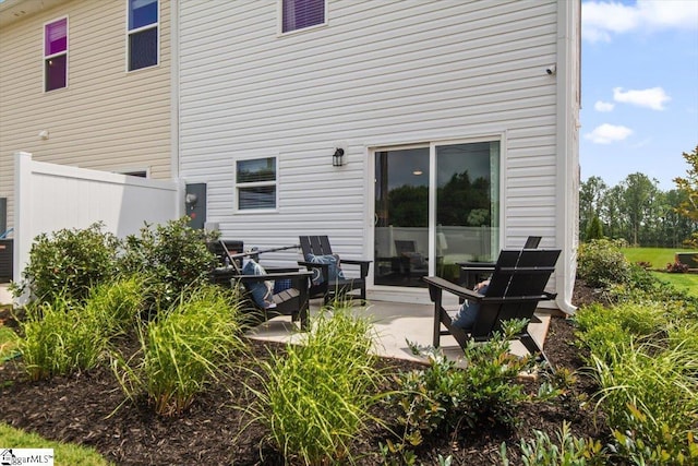 120 Randwick Ln, Greer, SC 29651 - back of property with a patio area